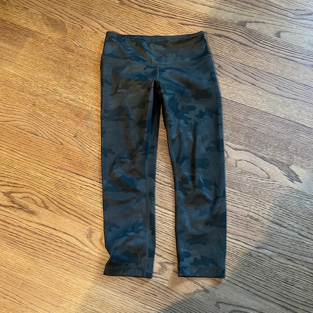 Women’s lululemon cropped leggings